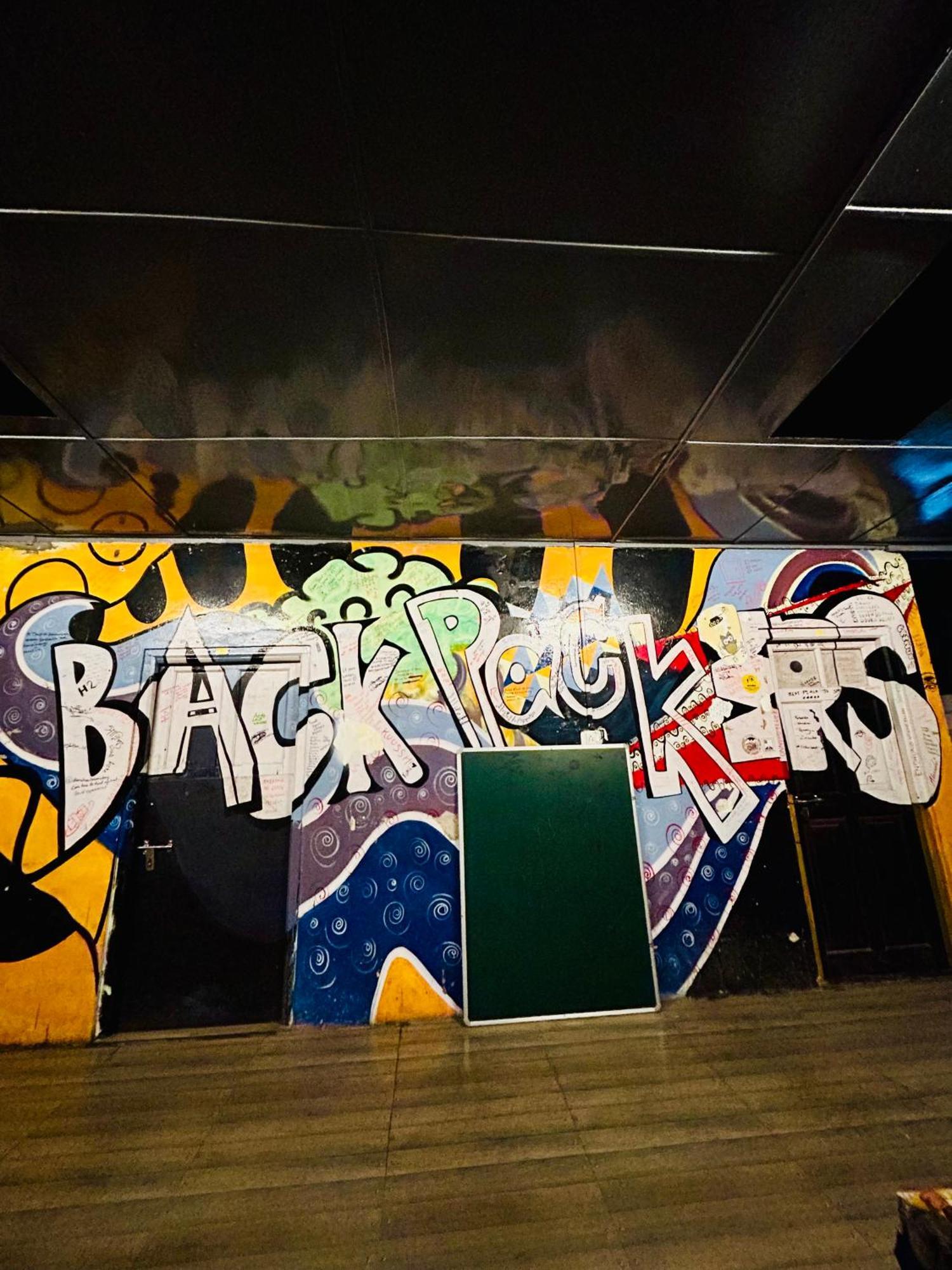 Isabella Hostel Шилонг Екстериор снимка