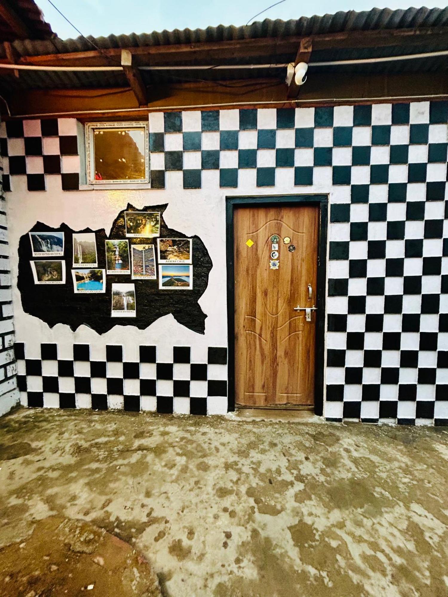 Isabella Hostel Шилонг Екстериор снимка
