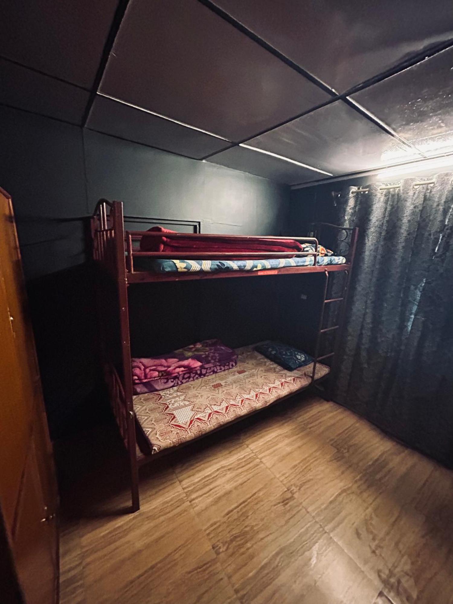 Isabella Hostel Шилонг Екстериор снимка