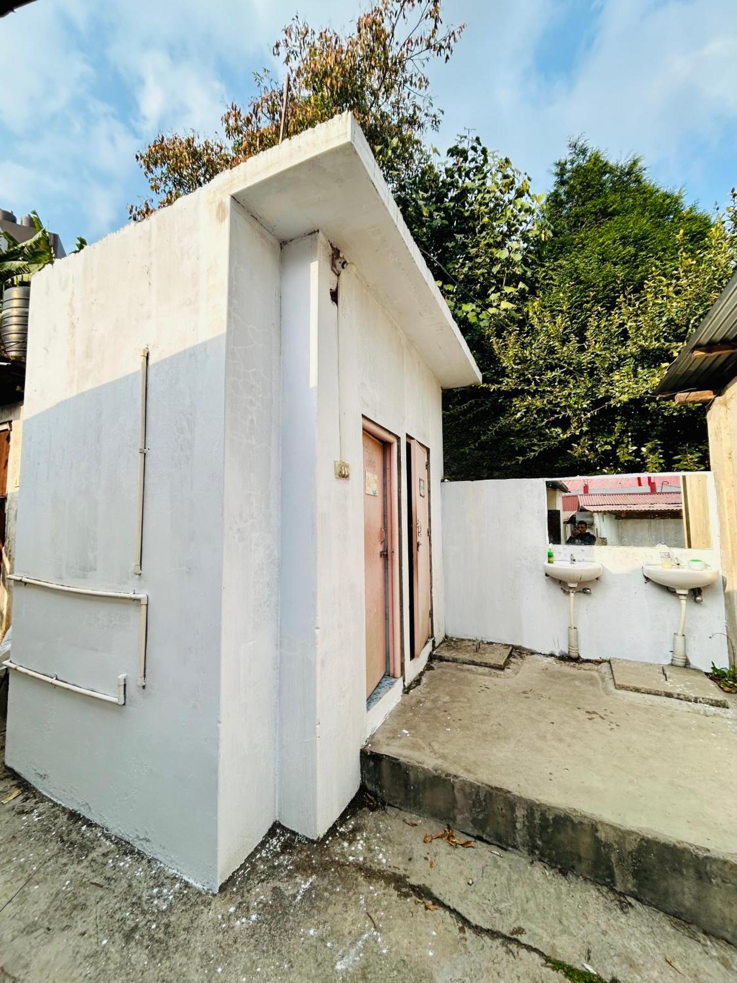 Isabella Hostel Шилонг Екстериор снимка