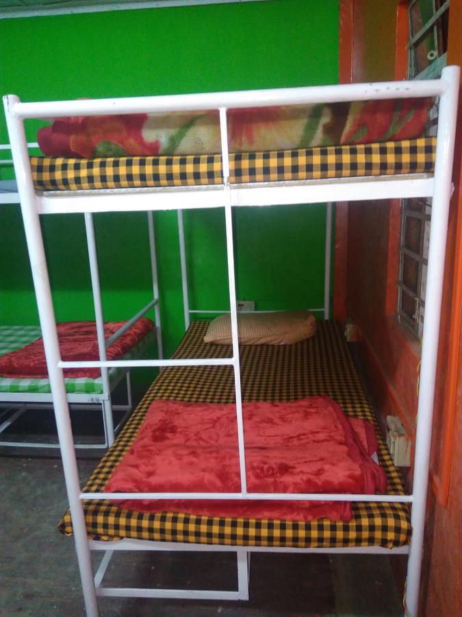 Isabella Hostel Шилонг Екстериор снимка