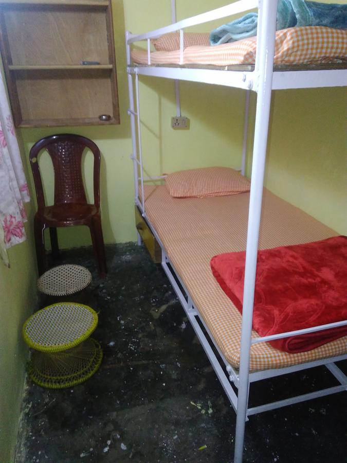 Isabella Hostel Шилонг Екстериор снимка