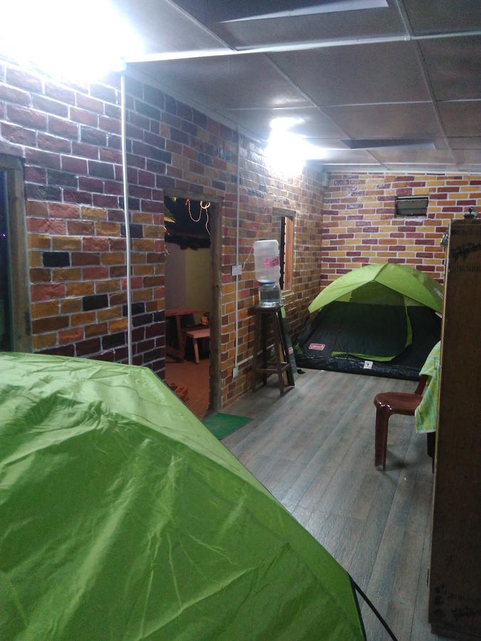 Isabella Hostel Шилонг Екстериор снимка