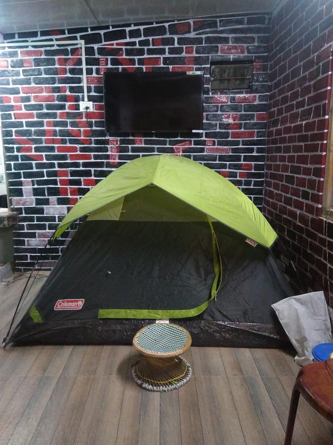 Isabella Hostel Шилонг Екстериор снимка