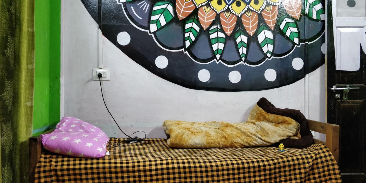 Isabella Hostel Шилонг Екстериор снимка